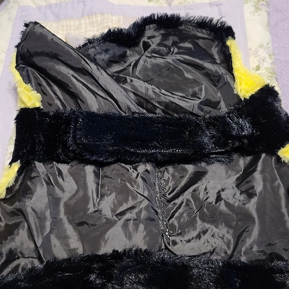 Thrills and Chills Collection Bumblebee  Costume For Dog XL New - Picture 6 of 8